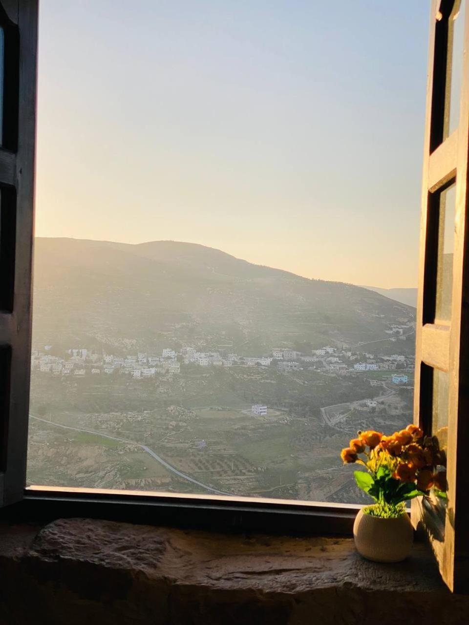 Mountain View House Appartement Karak Buitenkant foto